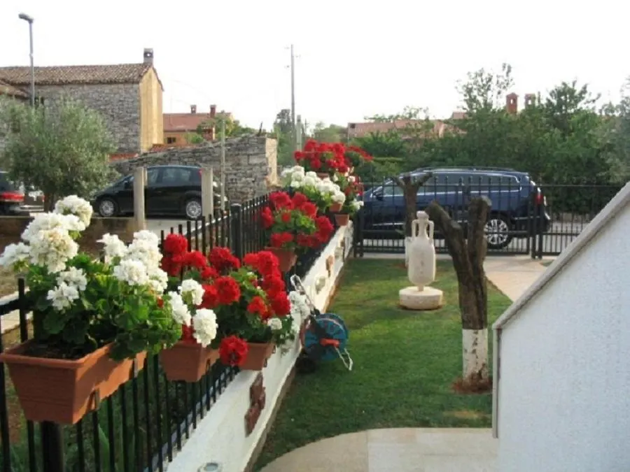 Apartment In Fazana With Balcony, Air Conditioning, W-Lan,Washing Machine 229-1