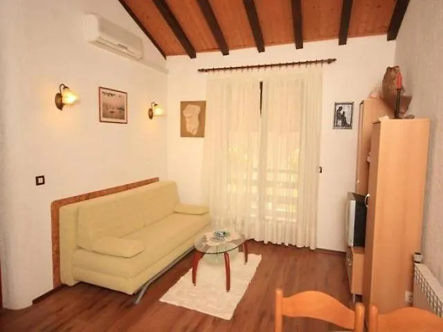 Apartment In Fazana With Balcony, Air Conditioning, W-Lan,Washing Machine 229-1