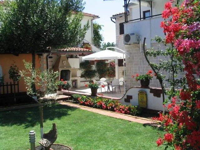 Apartment In Fazana With Balcony, Air Conditioning, W-Lan,Washing Machine 229-1